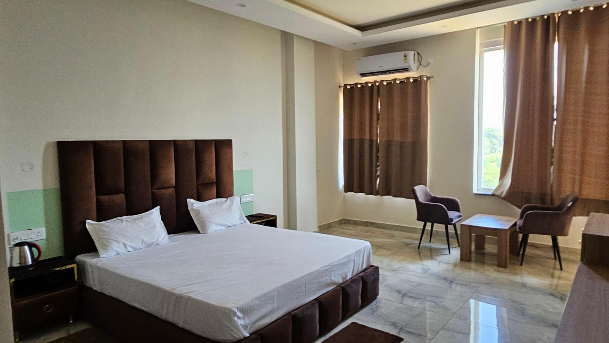 Govind Sagar View Hotel & Restaurant Bilaspur  Exterior foto